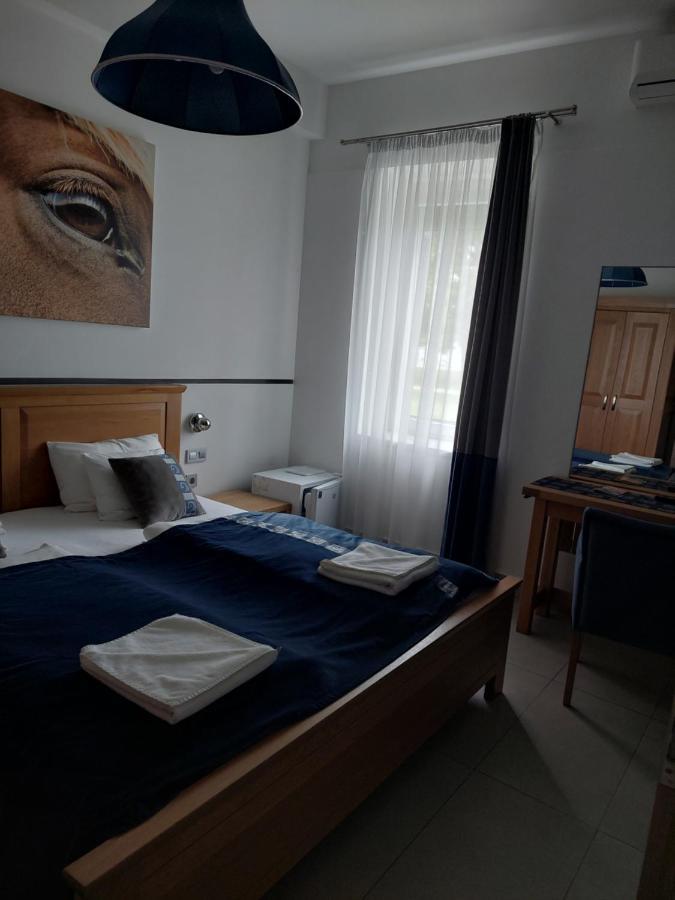 Hédervári Lovas Vendégház Exterior foto