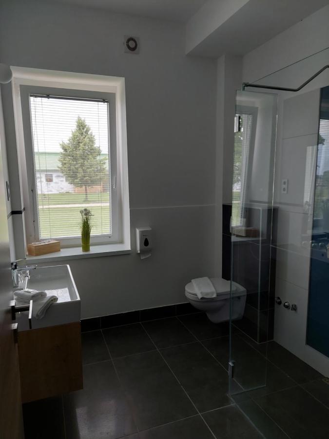 Hédervári Lovas Vendégház Exterior foto